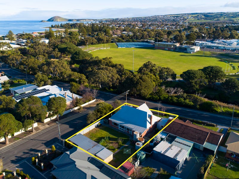 11 Oval Road, Victor Harbor, SA 5211