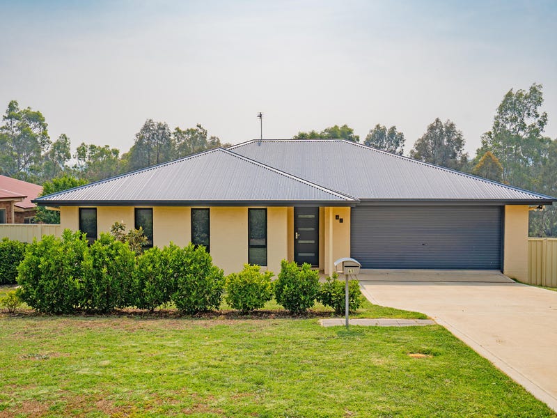 41 John Potts Drive, Junee, NSW 2663