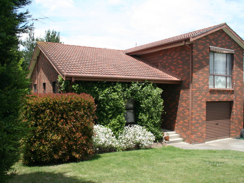 33 Sir Donald Bradman Drive, Bowral, NSW 2576