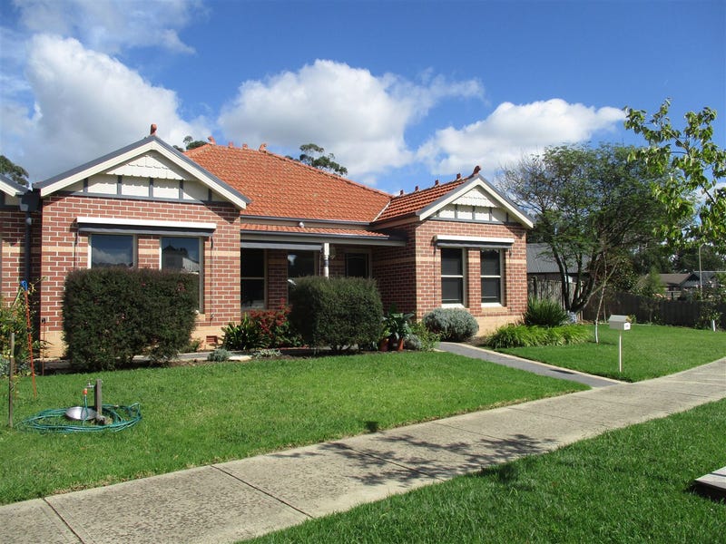 99 Cook Street, Drouin, VIC 3818