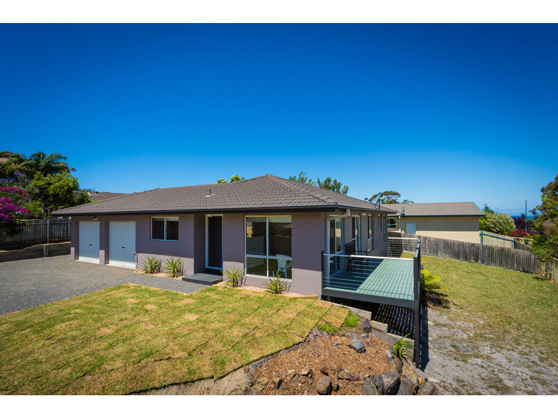 2 The Peninsula, Tura Beach, NSW 2548