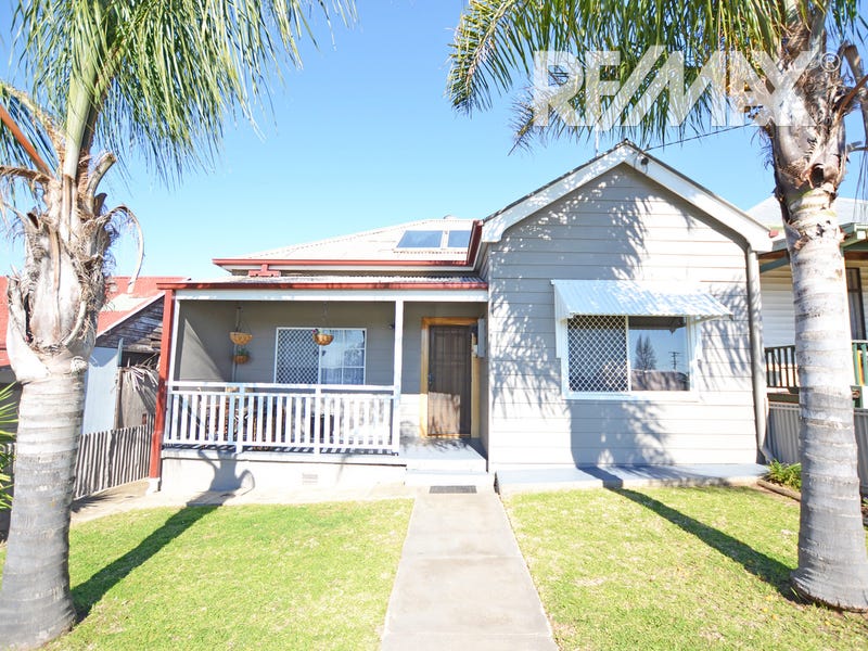 16 Kemp Street, Junee, NSW 2663 Property Details