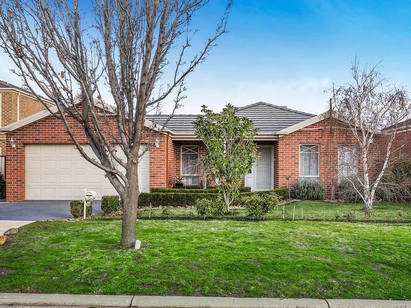 17 Bloomsbury Drive, Taylors Hill, VIC 3037