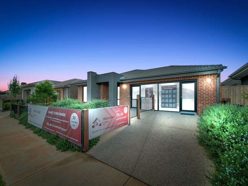 12 Lincolnshire Drive, Thornhill Park, Vic 3335 House for Sale