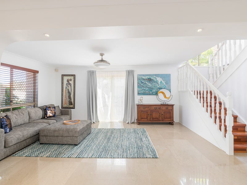 9 Empress Drive, Carindale, Qld 4152 Property Details