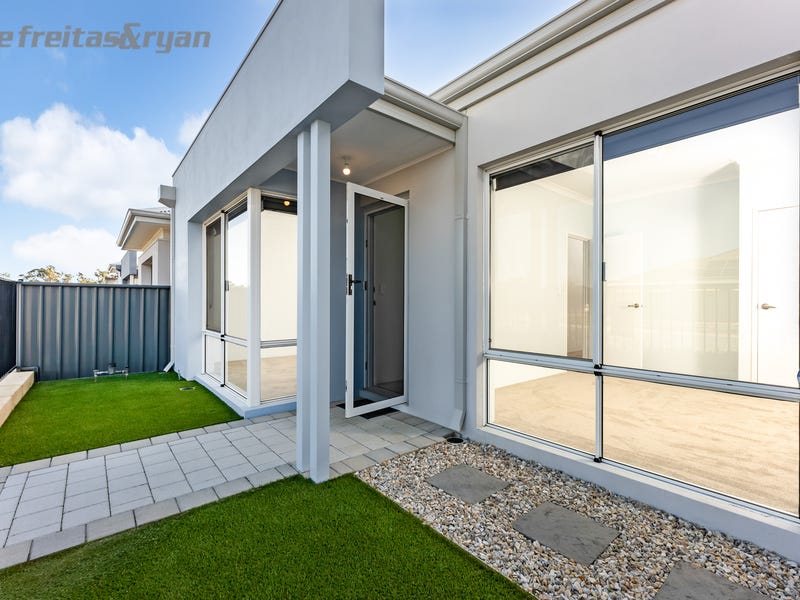 261 Lake Valley Drive, Lakelands, WA 6180 Property Details