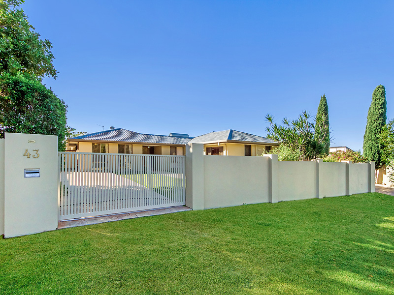 43 California Drive, Oxenford, QLD 4210