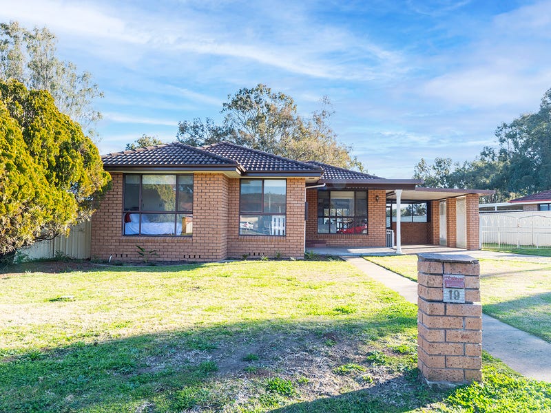 19 Nyarra Street, Scone, NSW 2337