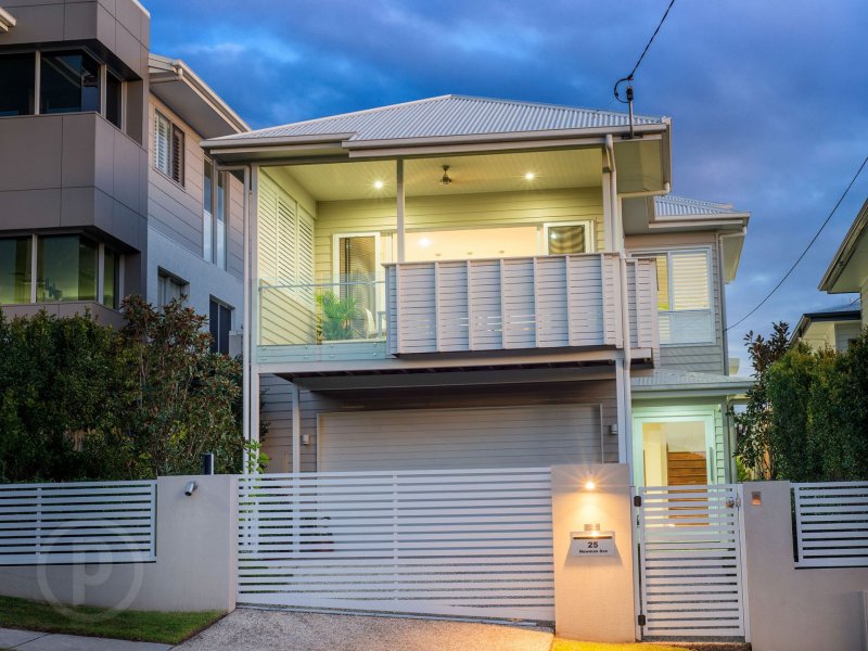 25 Newman Avenue, Camp Hill, QLD 4152