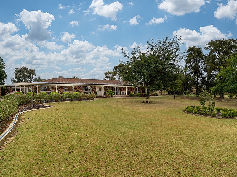 111 Waratah Street, Cowra, NSW 2794 Property Details