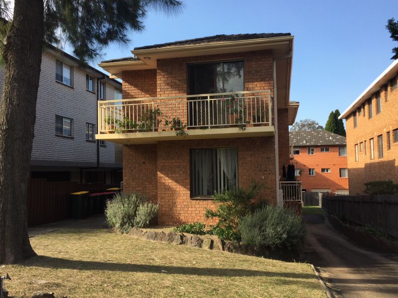 2/8 Carnarvon Street, Carlton, NSW 2218