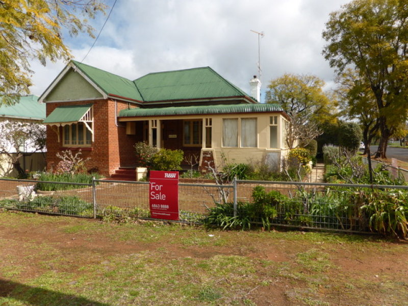 10 Mill Street, Parkes, NSW 2870