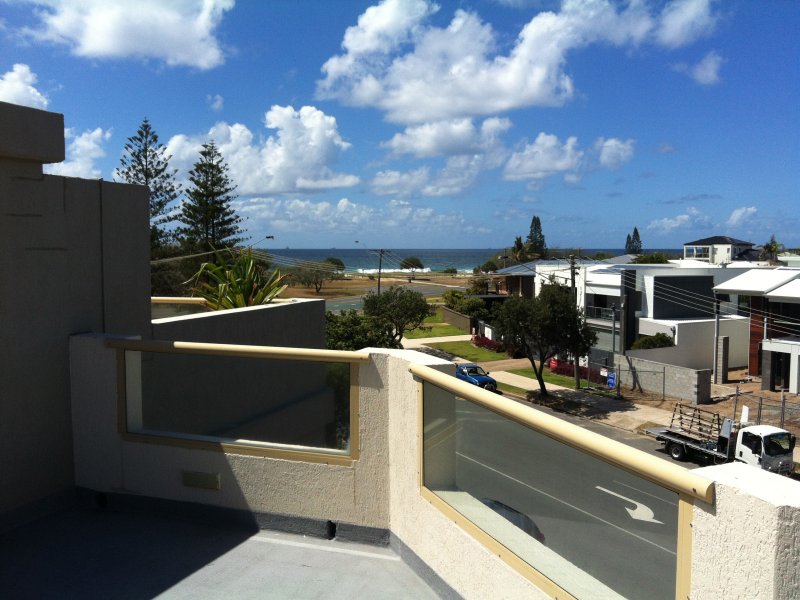 3/8 Point Cartwright Drive, Buddina, QLD 4575