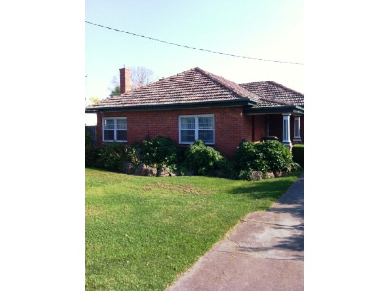 16 Laura Street, Maffra, VIC 3860