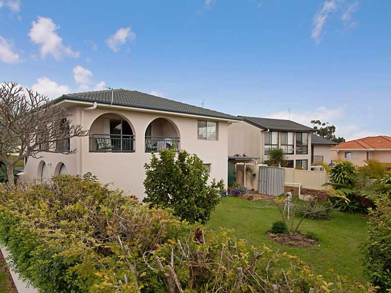 25 Seaview Parade, Elanora, Qld 4221 Property Details