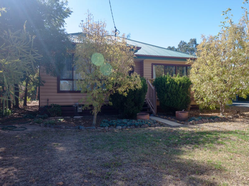 48 Henty Street, Culcairn, NSW 2660