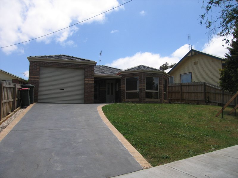 73a & b Bowen Street, Warragul, Vic 3820 Property Details