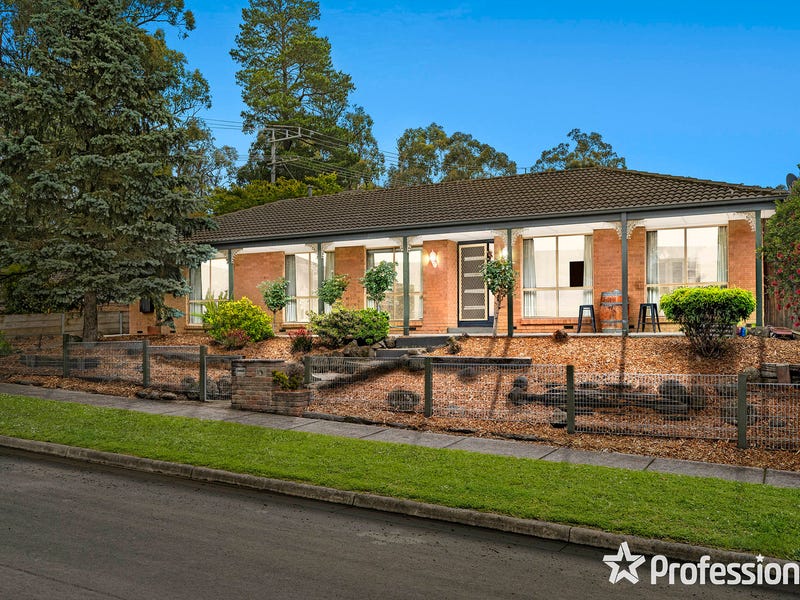 1 Penola Drive, Seville, Vic 3139 House for Sale