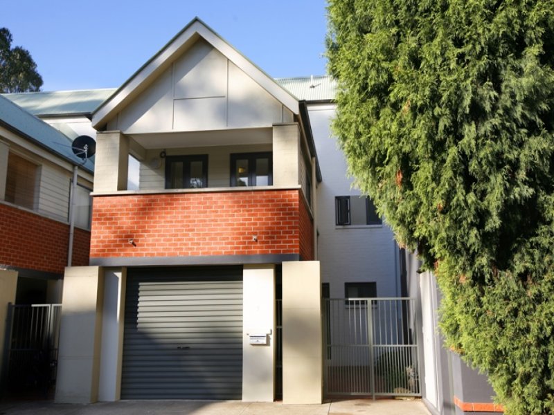 1 Challenger Place, Birchgrove, NSW 2041 Property Details