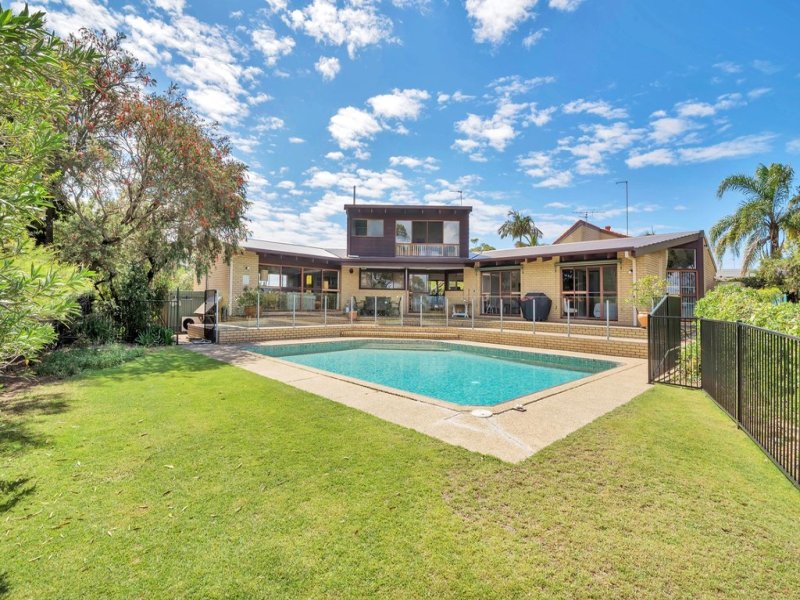 10 Binalong Drive, Ashmore, Qld 4214 Property Details