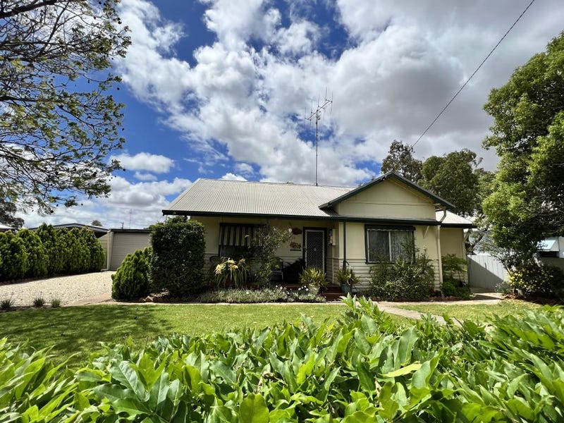 54 Murray Street, Finley, NSW 2713 House for Sale