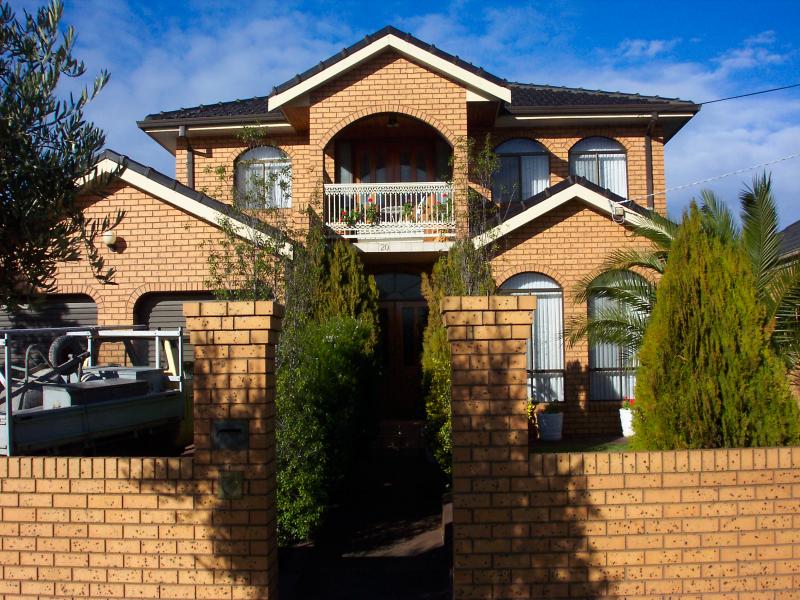20 Roach Drive, Altona Meadows, VIC 3028