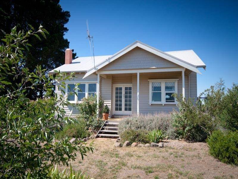 153 LauristonReservoir Road, Vic 3444 Property Details