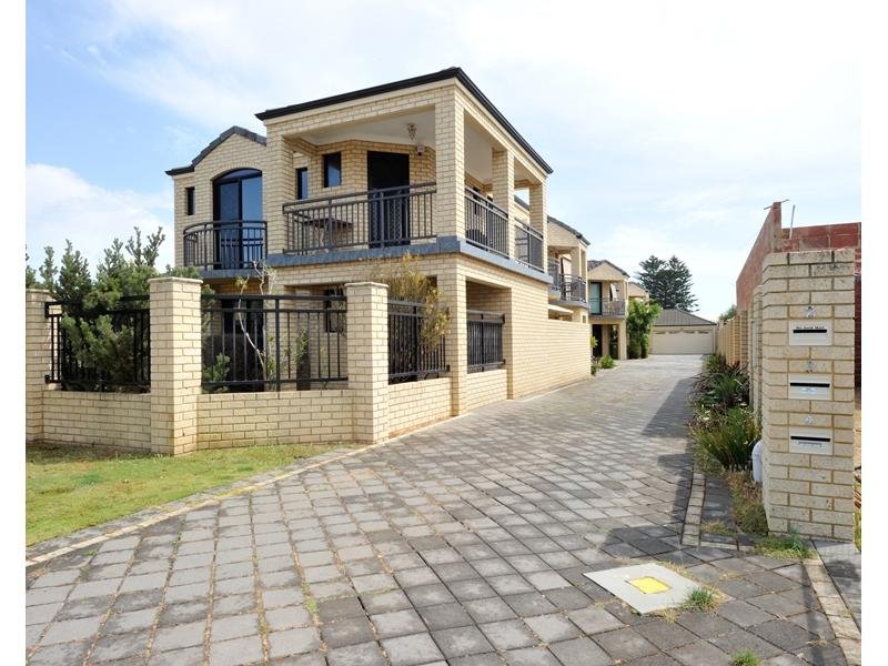 2/6 Fraser Street, Rockingham, WA 6168 Property Details