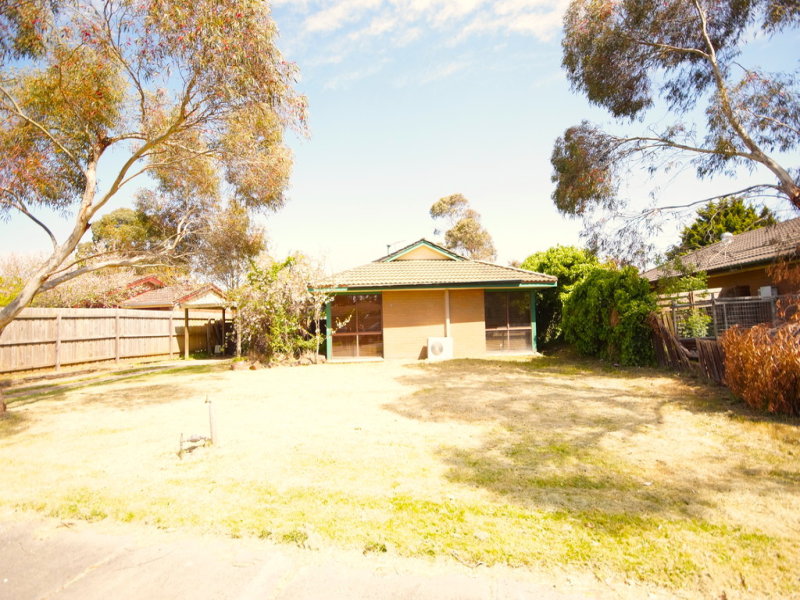 9 Cunningham Crescent, Pakenham, Vic 3810 Property Details