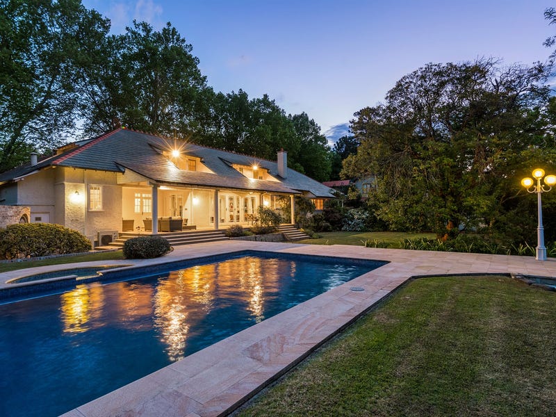 54 Burns Rd, Wahroonga, NSW 2076 Property Details