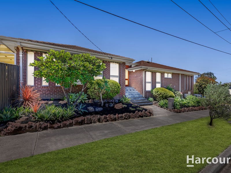 11 Charlnet Drive Vermont South Vic 3133 Property Details