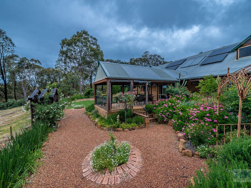 96 Meadowbrook Ramble, Bullsbrook, WA 6084 Property Details