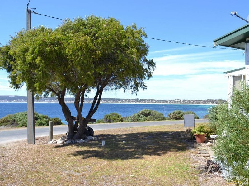 1 Hamilton Drive, Emu Bay, SA 5223