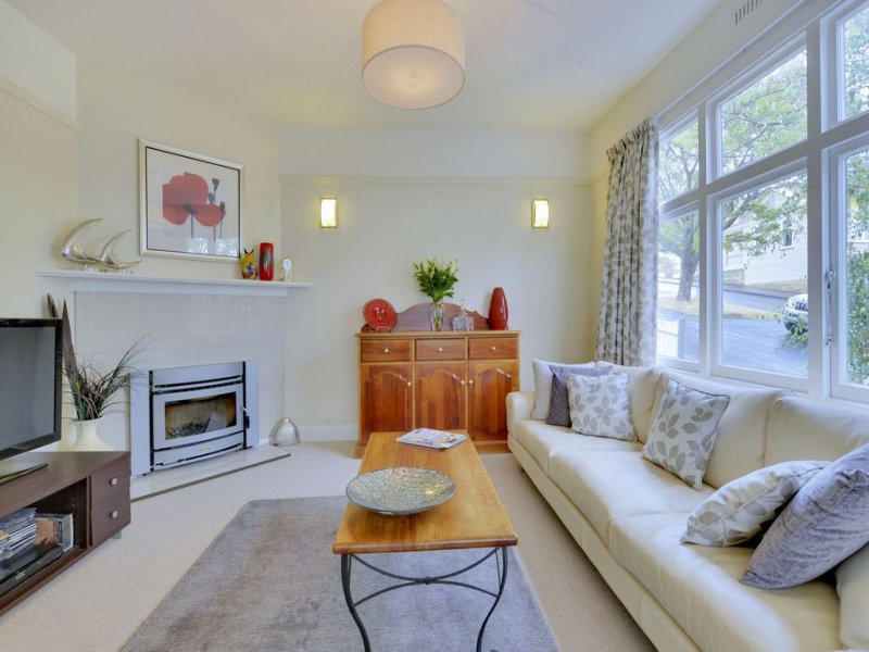 105 Lord Street, Sandy Bay, TAS 7005