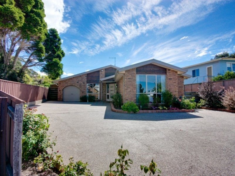 11 Clare Court, Devonport, TAS 7310
