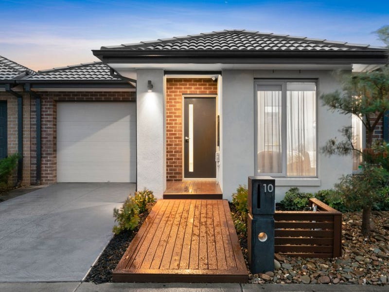10 Burgess Avenue, Armstrong Creek, VIC 3217