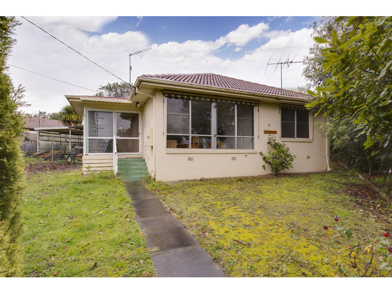 6 Robertson Drive, Mornington, Vic 3931 Property Details