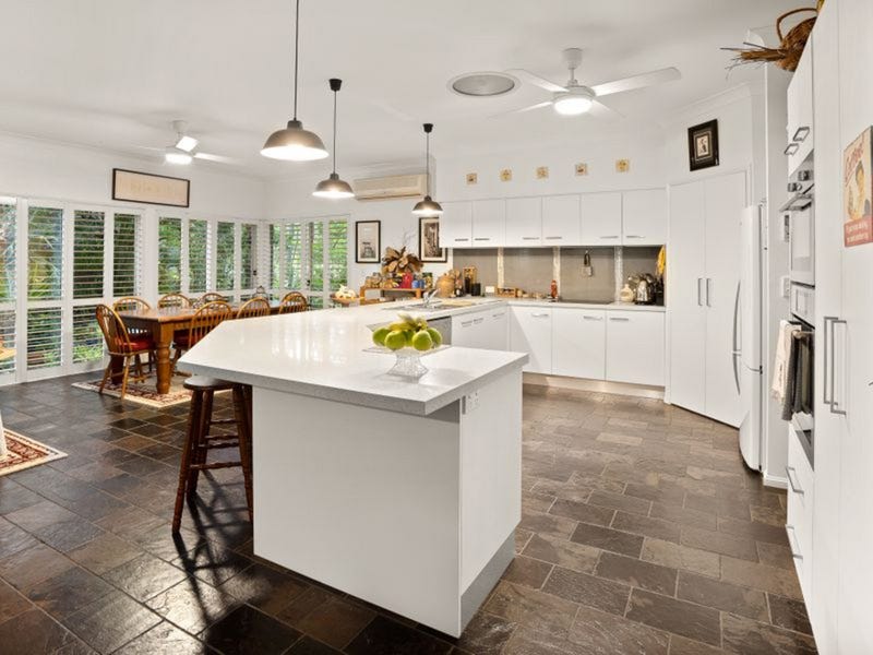 32 Cashmere Lane, Cashmere, Qld 4500 Property Details