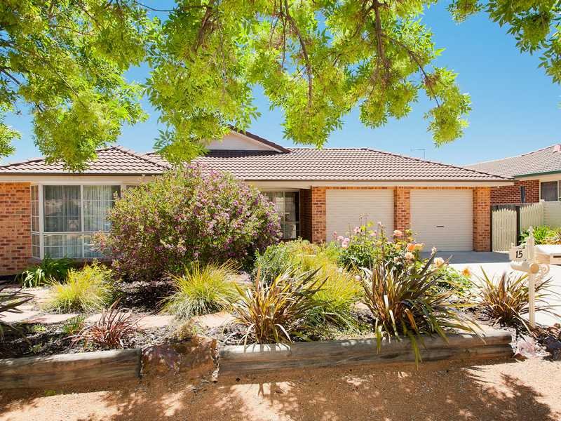 15 Pooley Street, Queanbeyan, NSW 2620 Property Details