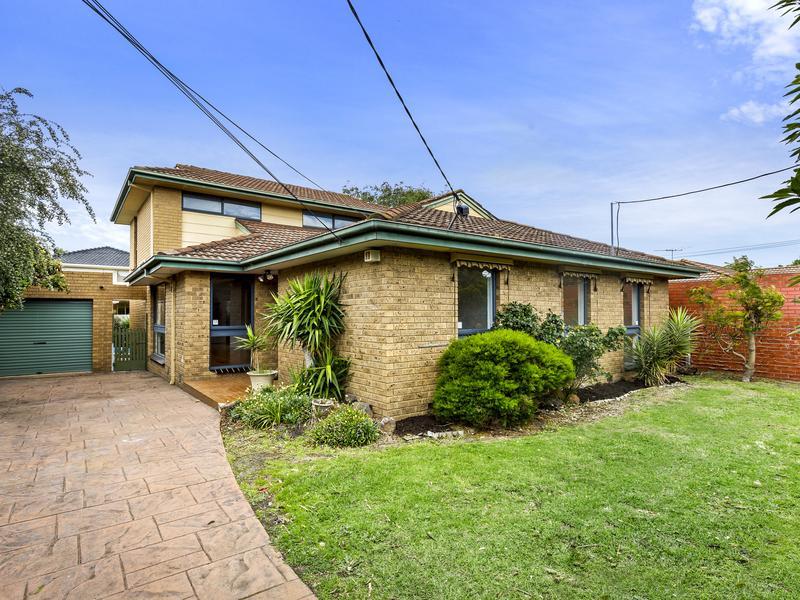 2 Blackburn Drive, Cheltenham, Vic 3192 Property Details