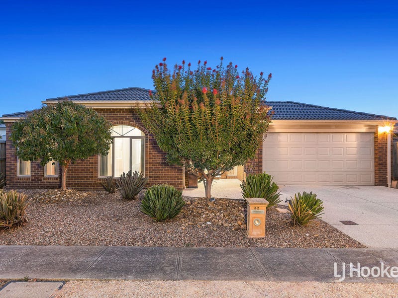 32 Holly Drive, Point Cook, VIC 3030