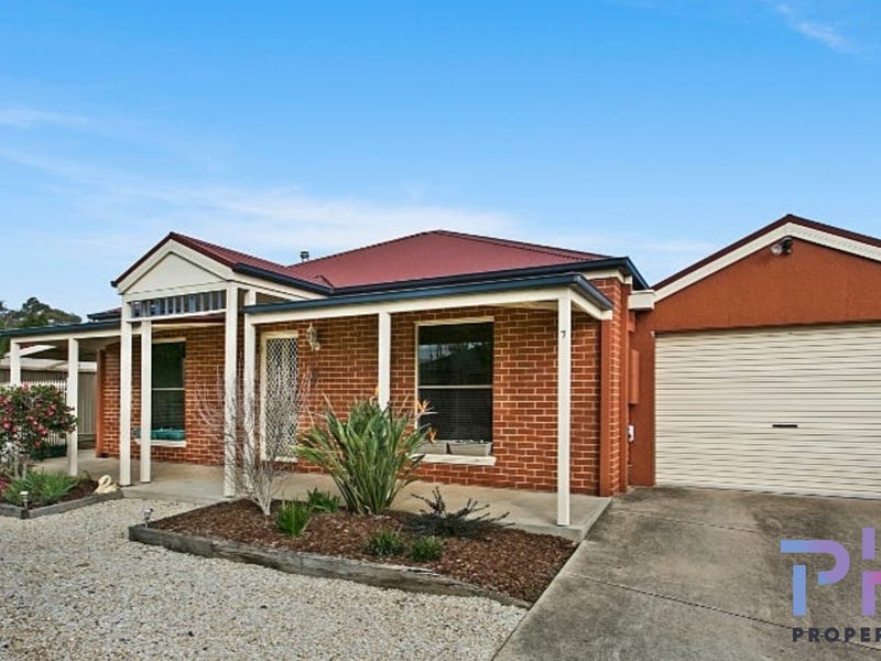 7 Cottage Cres, East Bendigo, VIC 3550