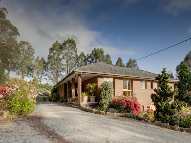 110 Brisbanes Road, Cockatoo, Vic 3781 Property Details