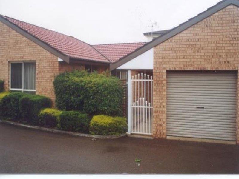 2/13 Queen Street, Goulburn, NSW 2580
