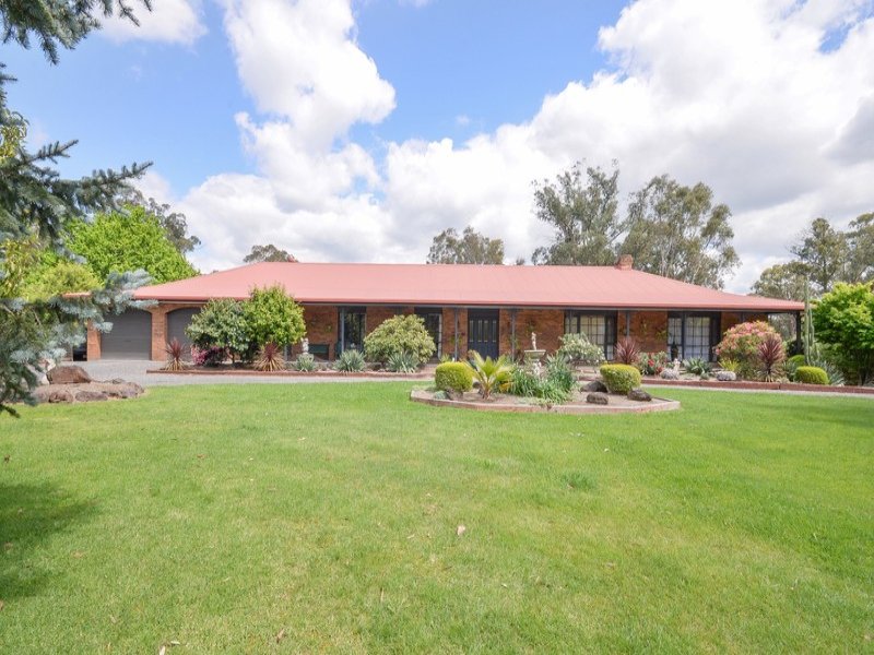 5 Corbetts Road, Launching Place, VIC 3139
