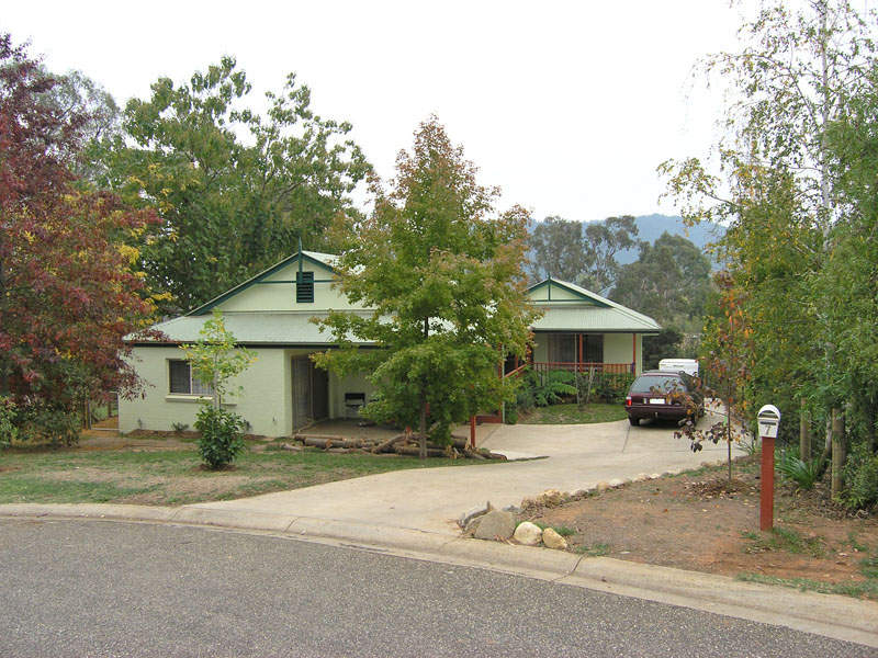 7 Woodlands Grove, Bright, Vic 3741 Property Details