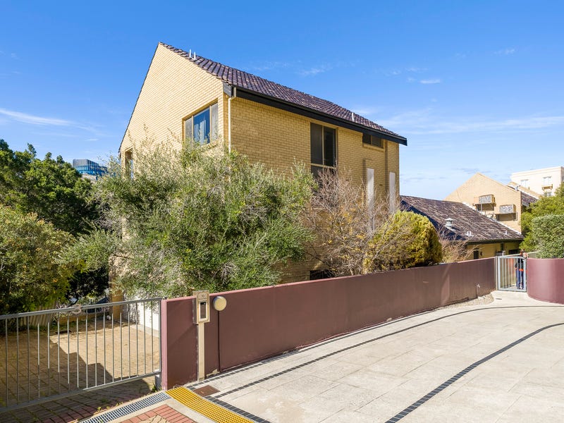 Three-bedroom house for rent at 3/66 Mount Street Perth WA