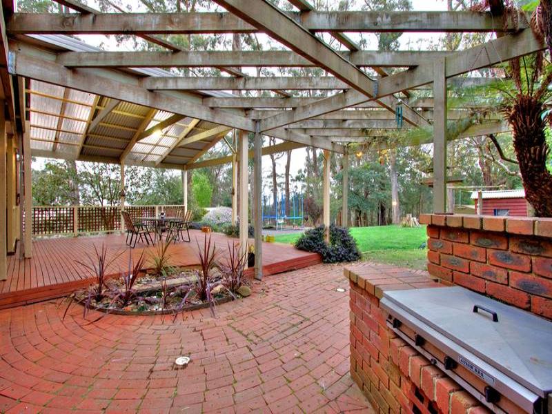 2 Ash Grove, Menzies Creek, Vic 3159 Property Details