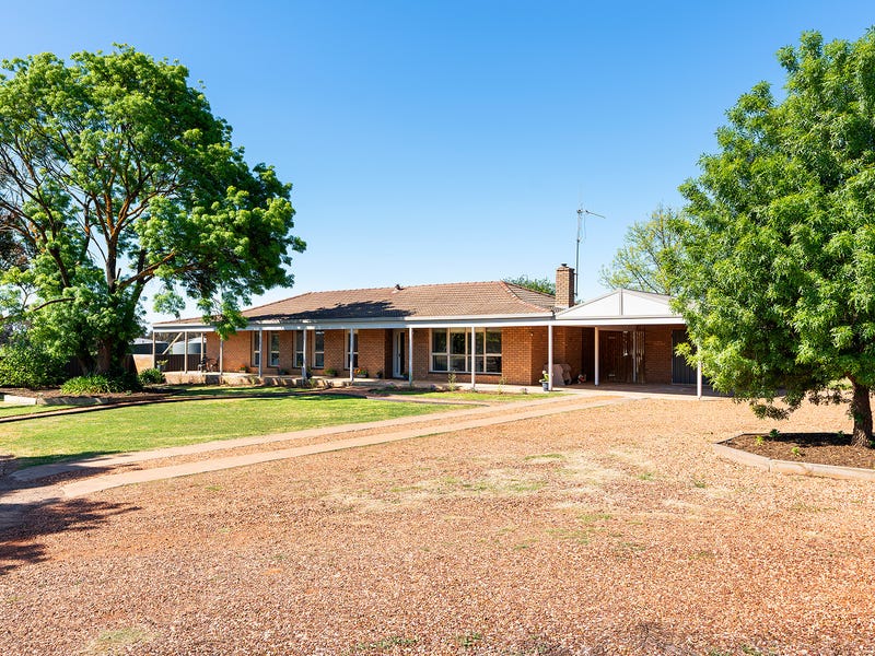 33 Edwards Road, Eddington, Vic 3472 House for Sale