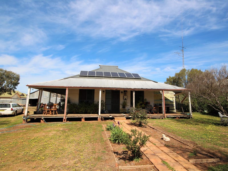 911 Short Street, Ganmain, NSW 2702 Property Details